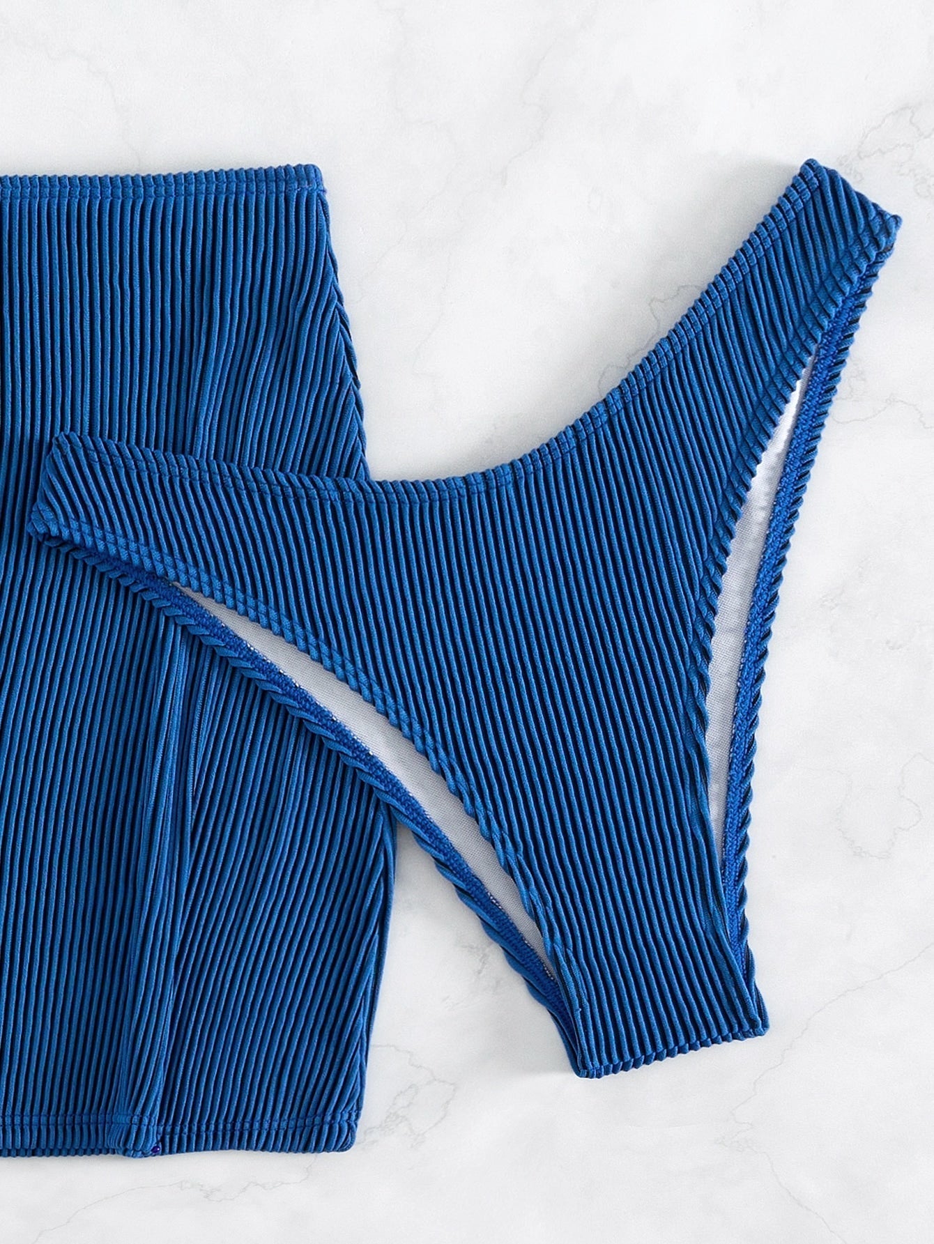 Conjunto De 3 Peças Sensual Com Top E Saia Corte Alto